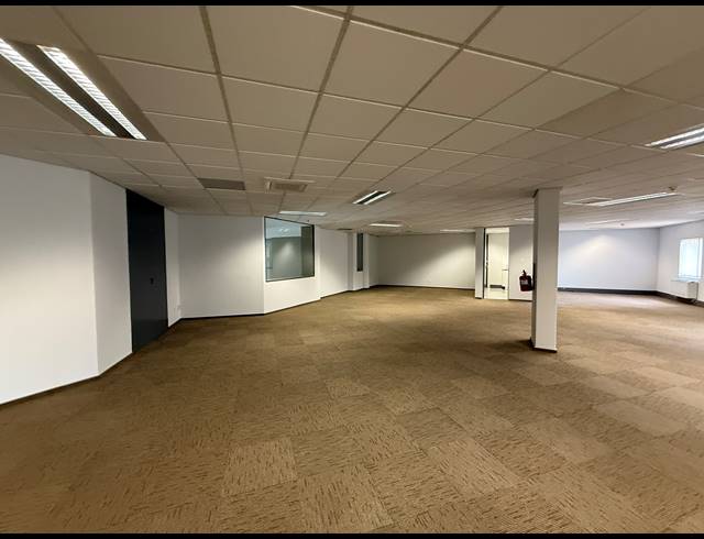 327M² OFFICE TO LET IN PARKTOWN